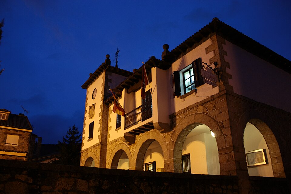 Reparación de tejados y goteras en Navarredonda y San Mamés - Vista de la localidad